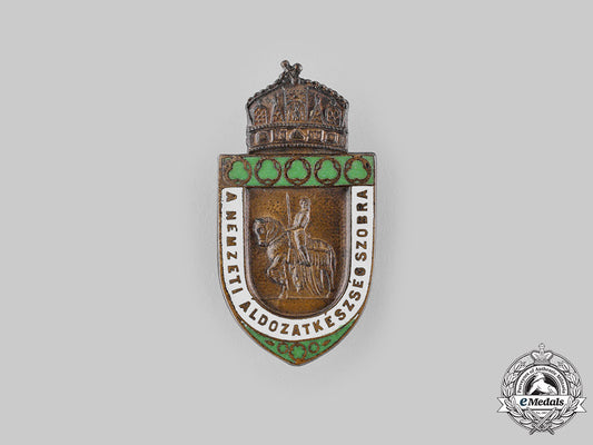 hungary,_kingdom._a_statue_of_national_sacrifice_war_donation_badge,_c.1918_ci19_3562_2