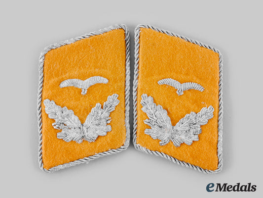 germany,_luftwaffe._a_set_of_flight_personnel_leutnant_collar_tabs_ci19_3817_1