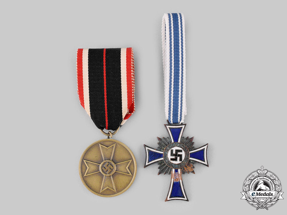 germany,_third_reich._a_lot_of_medals_and_badges_ci19_3827