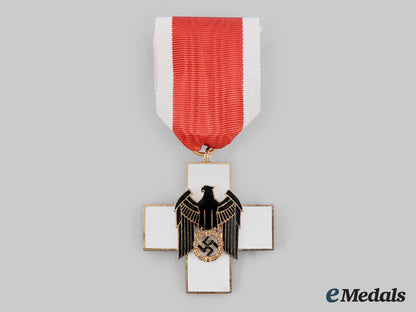 germany,_third_reich._a_social_welfare_decoration,_iii_class_with_case,_by_gebrüder_godet_ci19_3899_1_1
