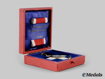 germany,_third_reich._a_social_welfare_decoration,_iii_class_with_case,_by_gebrüder_godet_ci19_3903_1_1