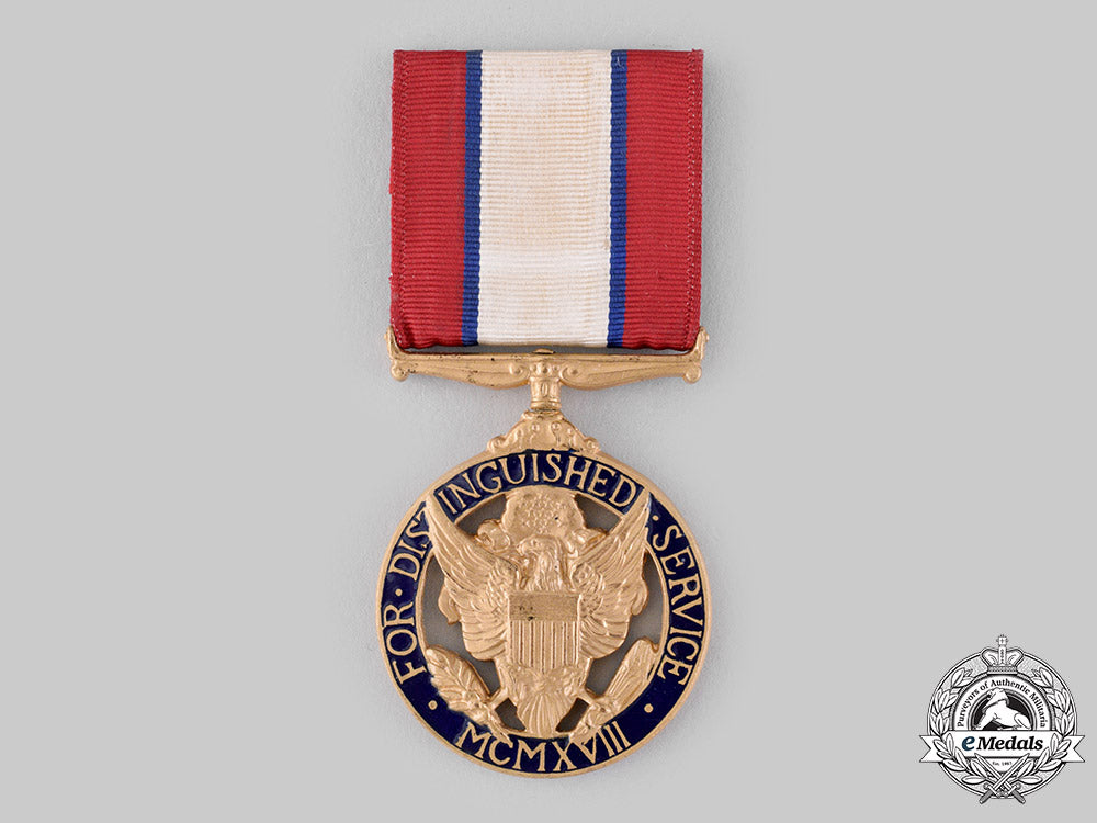 united_states._an_army_distinguished_service_medal,_numbered,_c.1945_ci19_3922