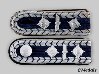 germany,_bahnschutzpolizei._a_set_of_bahnschutzpolizei_zugführer_shoulder_boards_ci19_3940_1