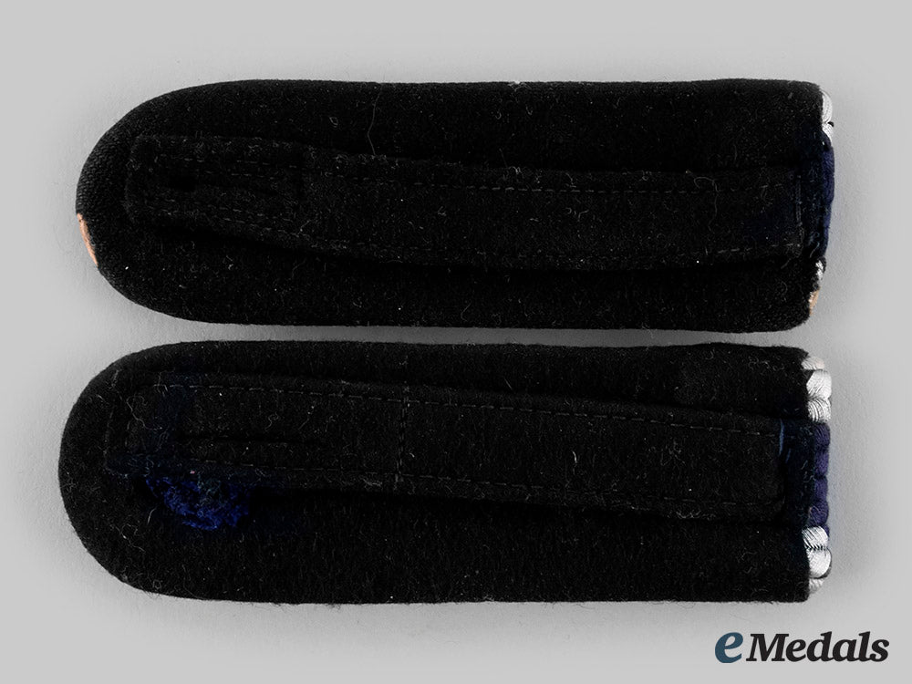 germany,_bahnschutzpolizei._a_set_of_bahnschutzpolizei_zugführer_shoulder_boards_ci19_3941_1