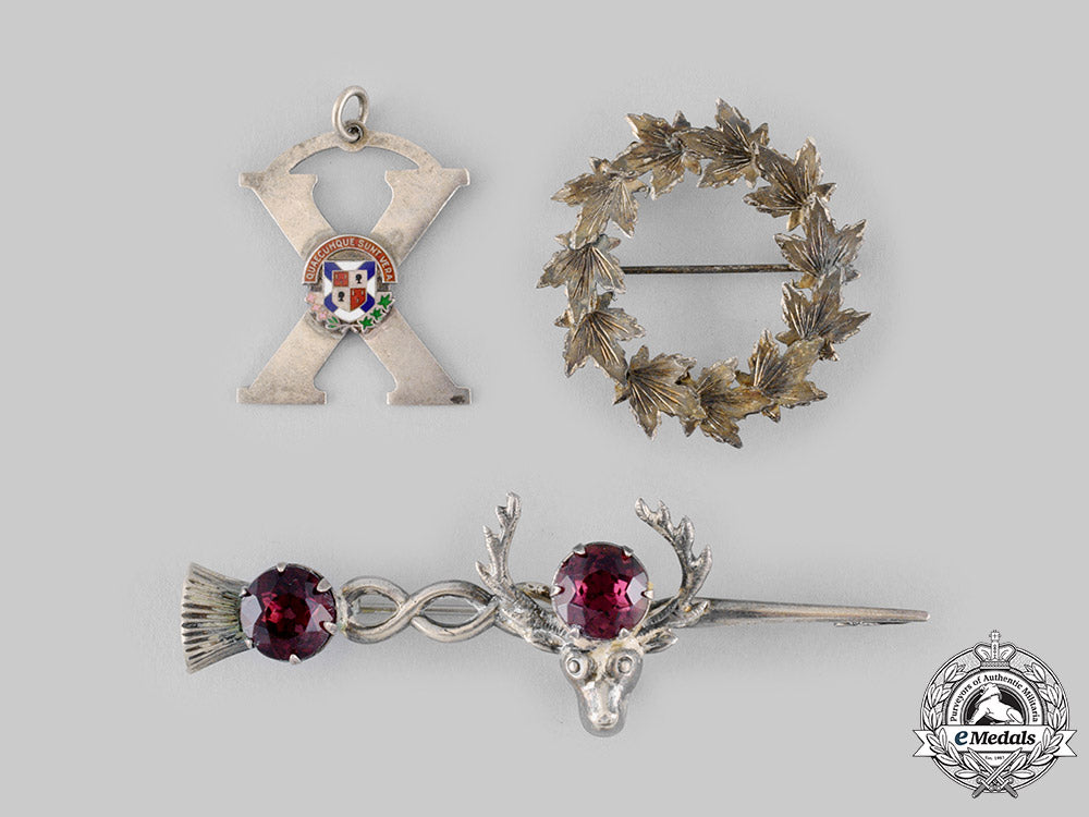 canada._a_lot_of_scottish_inspired_badges_ci19_3963
