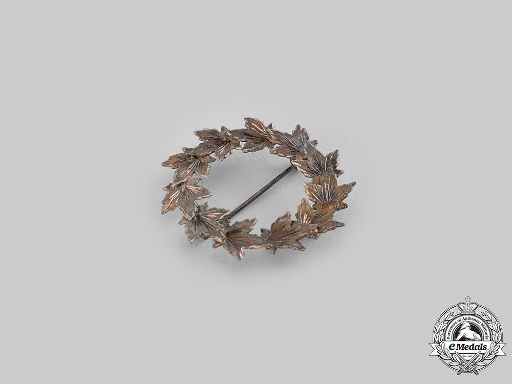 canada._a_lot_of_scottish_inspired_badges_ci19_3966