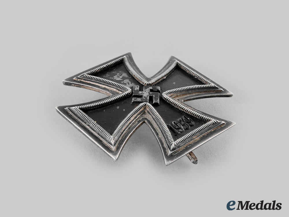 germany,_wehrmacht._a1939_iron_cross_i_class,_with_case,_by_rudolf_souval_ci19_3987_1