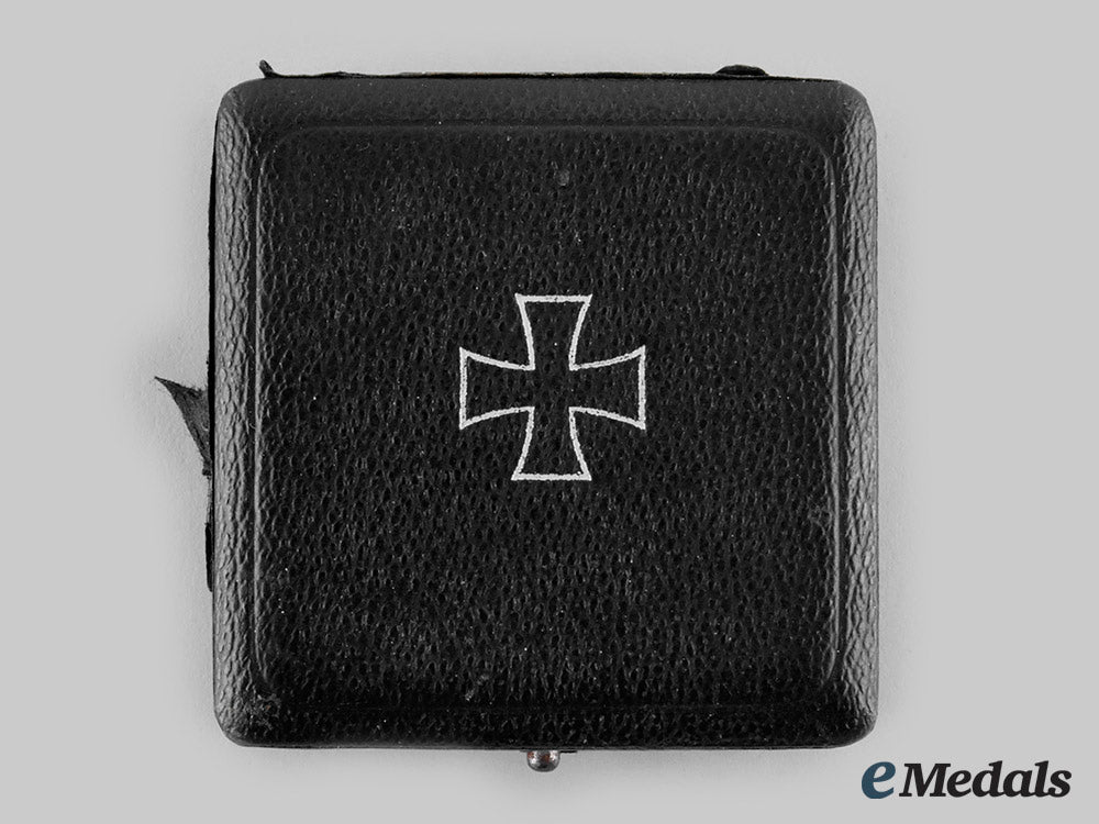germany,_wehrmacht._a1939_iron_cross_i_class,_with_case,_by_rudolf_souval_ci19_3989_1