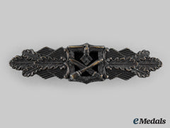 Germany, Wehrmacht. A Close Combat Clasp, Bronze Grade, By C.e. Juncker