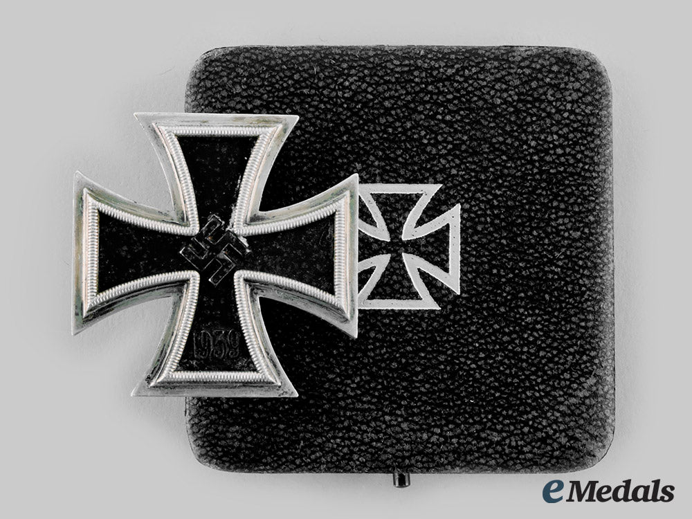 germany,_wehrmacht._a1939_iron_cross,_i_class,_by_wilhelm_deumer_with_case_ci19_4010_1_2_1