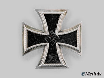 germany,_wehrmacht._a1939_iron_cross,_i_class,_by_wilhelm_deumer_with_case_ci19_4011_1_2_1