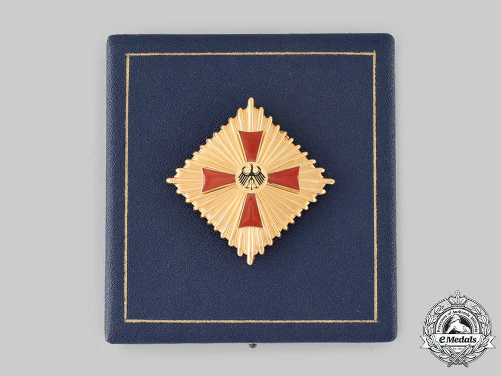 germany,_federal_republic._an_order_of_merit,_knight_commander_with_case_ci19_4031