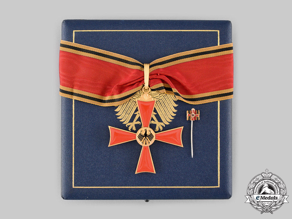 germany,_federal_republic._an_order_of_merit,_commander_with_case_ci19_4041