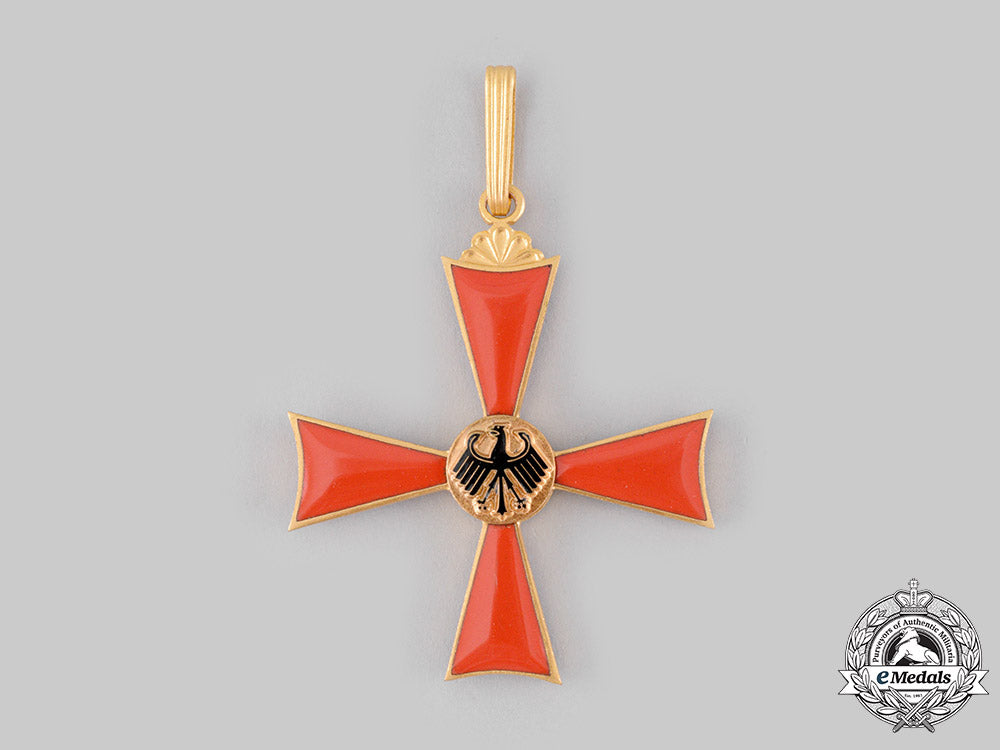 germany,_federal_republic._an_order_of_merit,_commander_with_case_ci19_4044