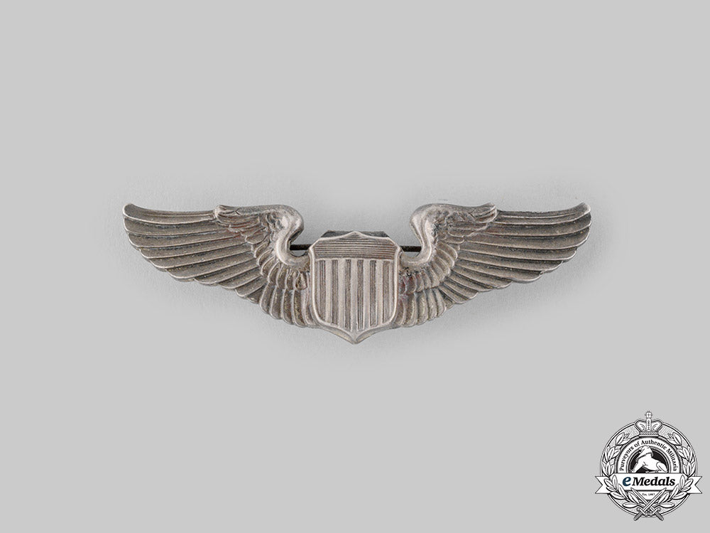 united_states._an_army_air_force_pilot_badge,_by_amcraft,_c.1942_ci19_4106