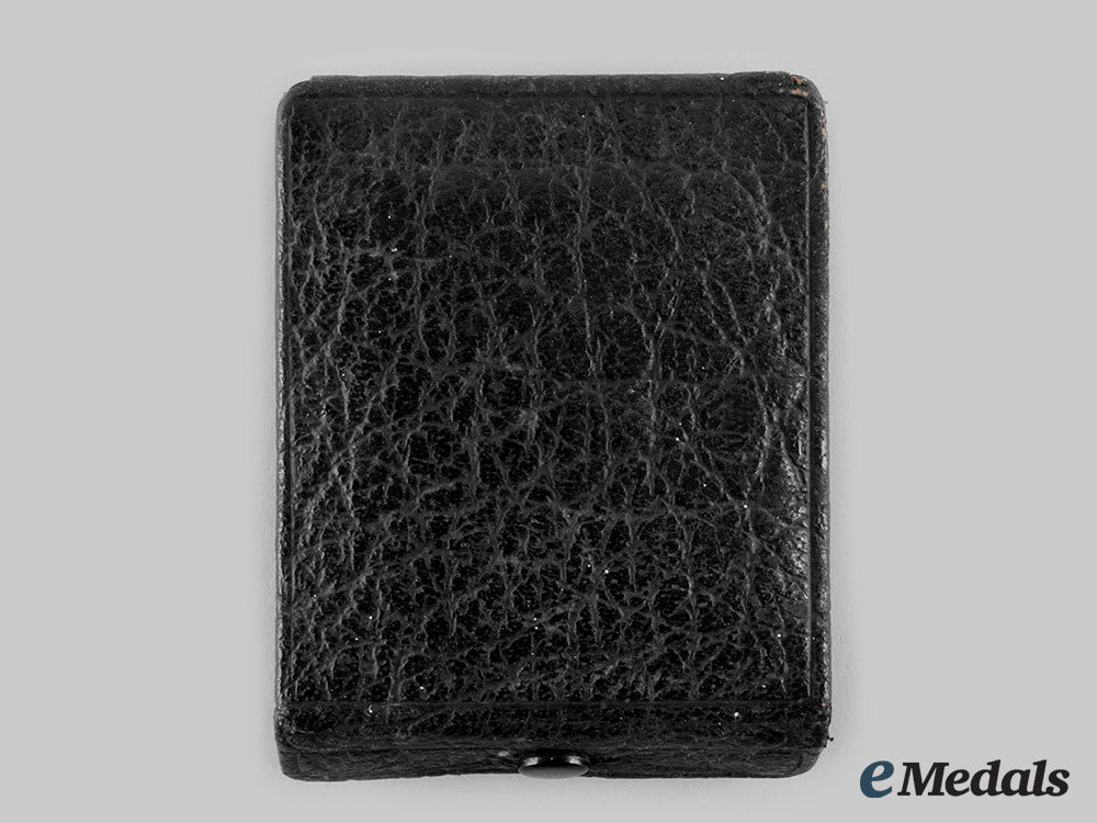 germany,_imperial._a_presentation_case_for_a1914_iron_cross_ii_class_ci19_4205_2