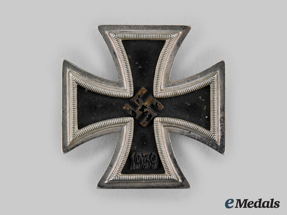 germany,_wehrmacht._a1939_iron_cross_i_class,_with_case,_by_friedrich_orth_ci19_4218_1
