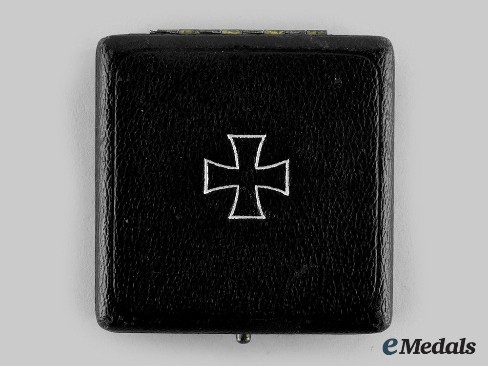 germany,_wehrmacht._a1939_iron_cross_i_class,_with_case,_by_friedrich_orth_ci19_4223_1