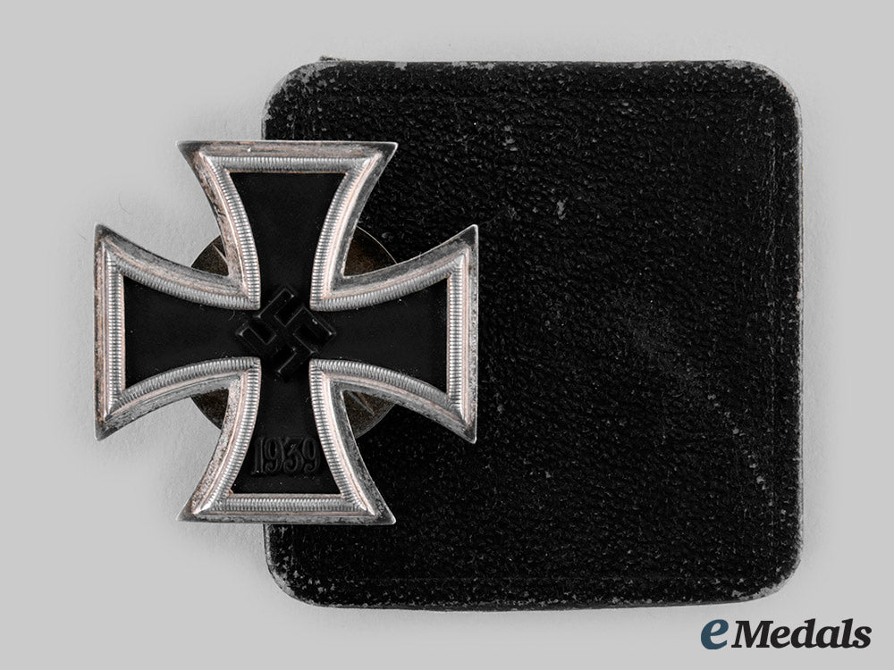 germany,_wehrmacht._a1939_iron_cross_i_class,_with_case,_by_c.f._zimmermann_ci19_4249_1