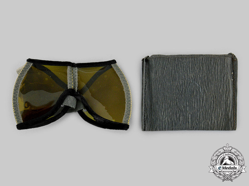 germany,_heer._a_lot_of_second_war_period_germany_army_equipment_ci19_4342_1