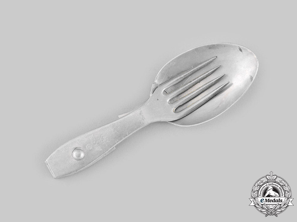 germany,_heer._a_lot_of_second_war_period_germany_army_equipment_ci19_4343_1