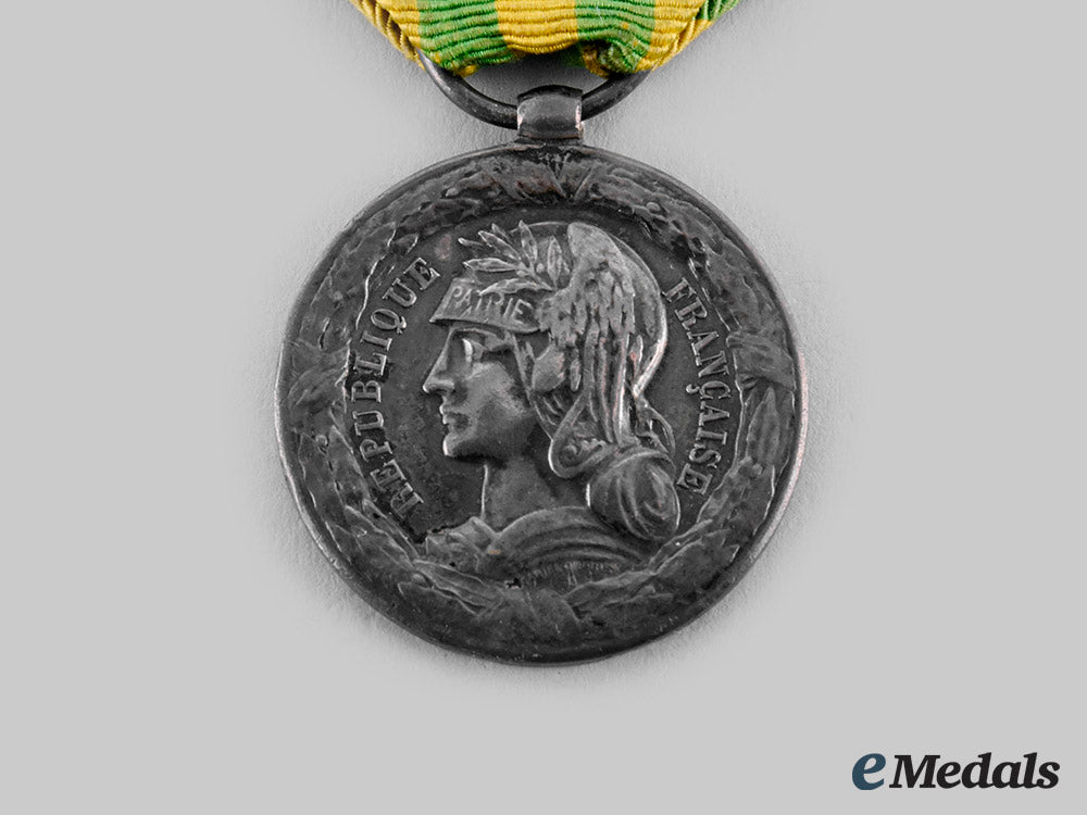 france,_iii_republic._a_tonkin_expedition_commemorative_medal_for_the_army1885_ci19_4458_1_1