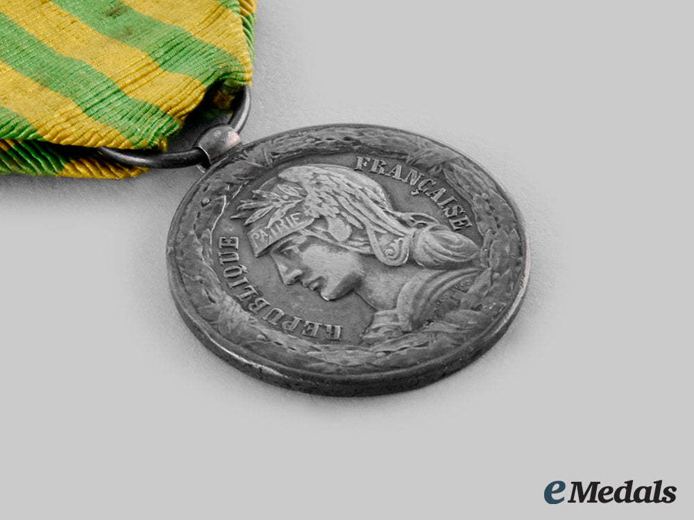 france,_iii_republic._a_tonkin_expedition_commemorative_medal_for_the_army1885_ci19_4460_1_1