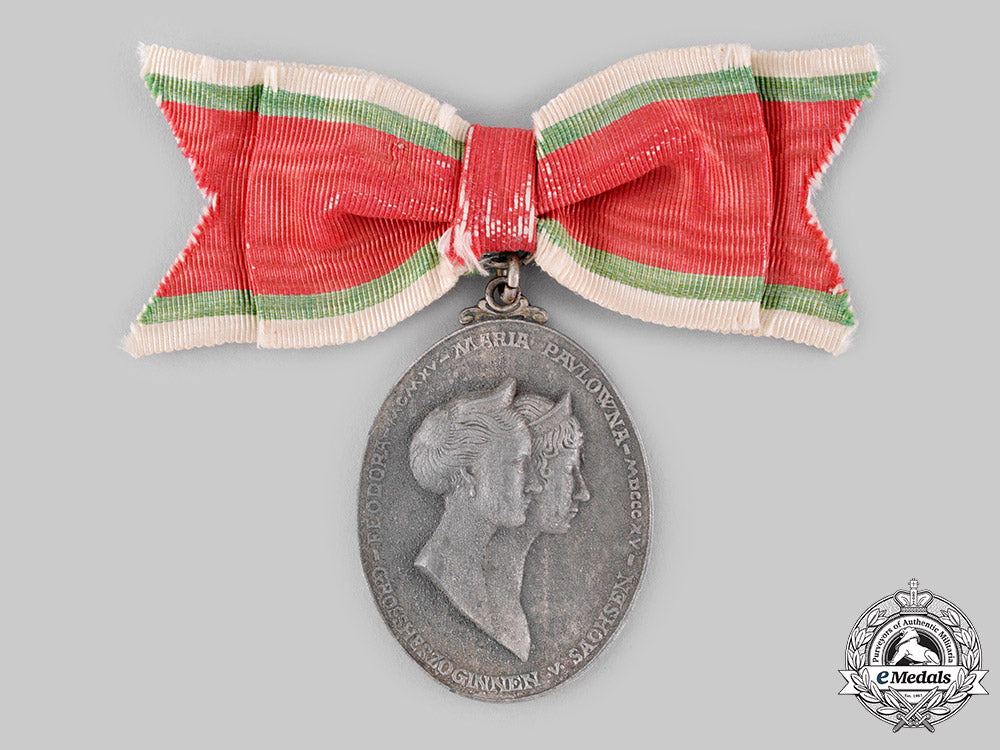 saxe-_weimar_and_eisenach,_grand_duchy._a_decoration_of_merit_for_women_in_wartime,_c.1918_ci19_4574