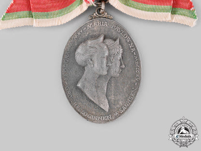 saxe-_weimar_and_eisenach,_grand_duchy._a_decoration_of_merit_for_women_in_wartime,_c.1918_ci19_4575