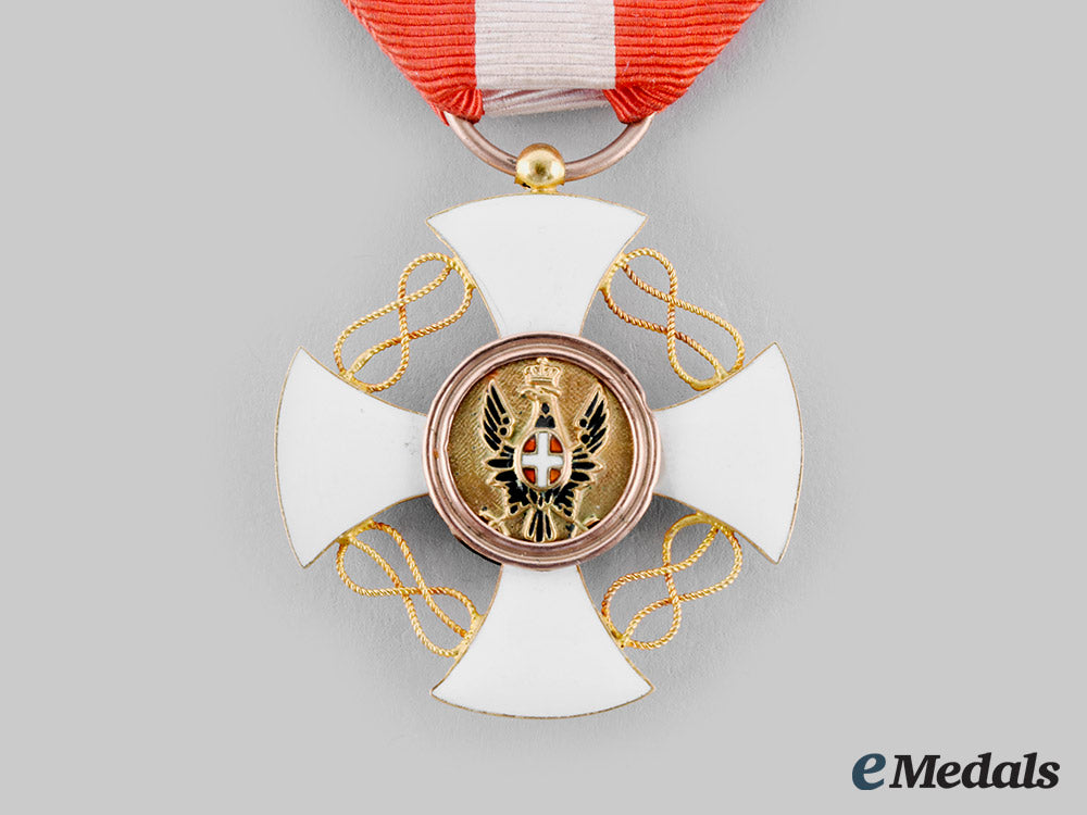 italy,_kingdom._an_order_of_the_crown_of_italy,_v_class_knight_set_in_gold_ci19_4587_1