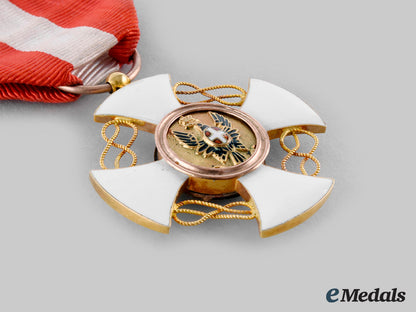 italy,_kingdom._an_order_of_the_crown_of_italy,_v_class_knight_set_in_gold_ci19_4589_1