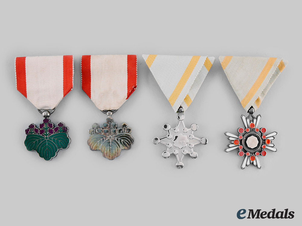 japan,_empire._a_lot_of_four_orders&_decorations_ci19_4672_1_1_1
