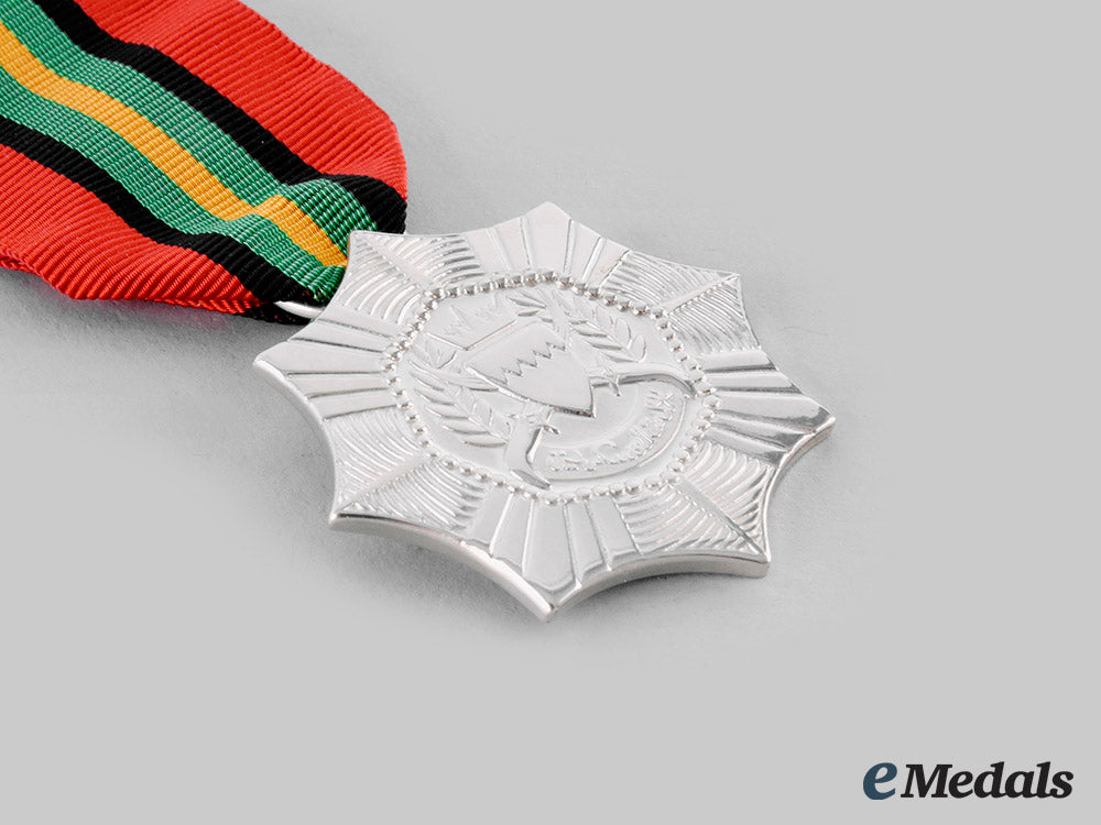 bahrain,_kingdom._a_military_long_service_medal_ci19_4697_1_1_1