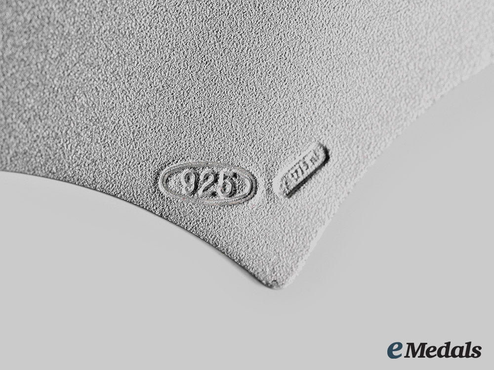 bahrain,_kingdom._a_military_long_service_medal_ci19_4698_1_1_1