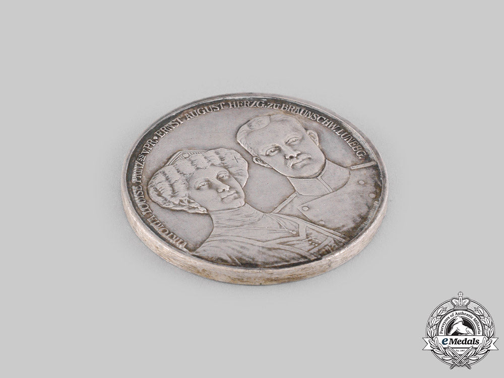 braunschweig,_duchy._a_duke_ernst_august_and_duchess_viktoria_luise_silver_coronation_medallion,_by_l._christian_lauer_ci19_4702