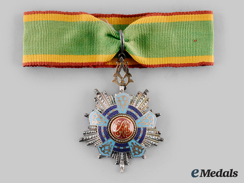 egypt,_republic._an_order_of_the_republic,_type_i,_grand_officer_with_case,_by_z._fuchs_ci19_4779_1_1_1