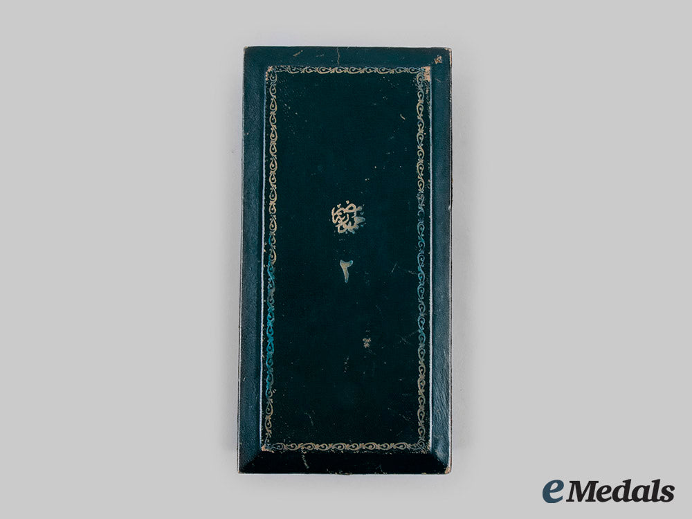 egypt,_republic._an_order_of_the_republic,_type_i,_grand_officer_with_case,_by_z._fuchs_ci19_4798_1_1_1