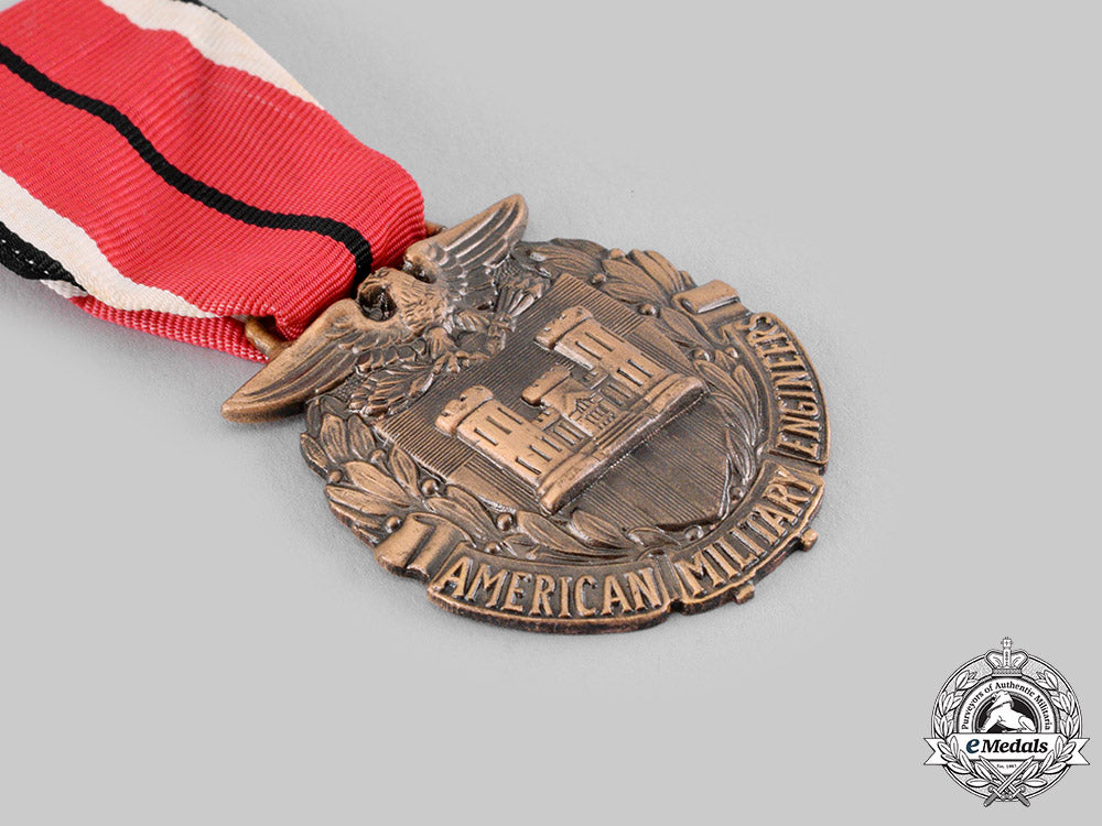 united_states._two_veterans_medals,_fullsize_and_miniature_ci19_4799