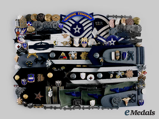 united_states._a_lot_of192_army,_navy_and_marine_corps_items_ci19_4851_1