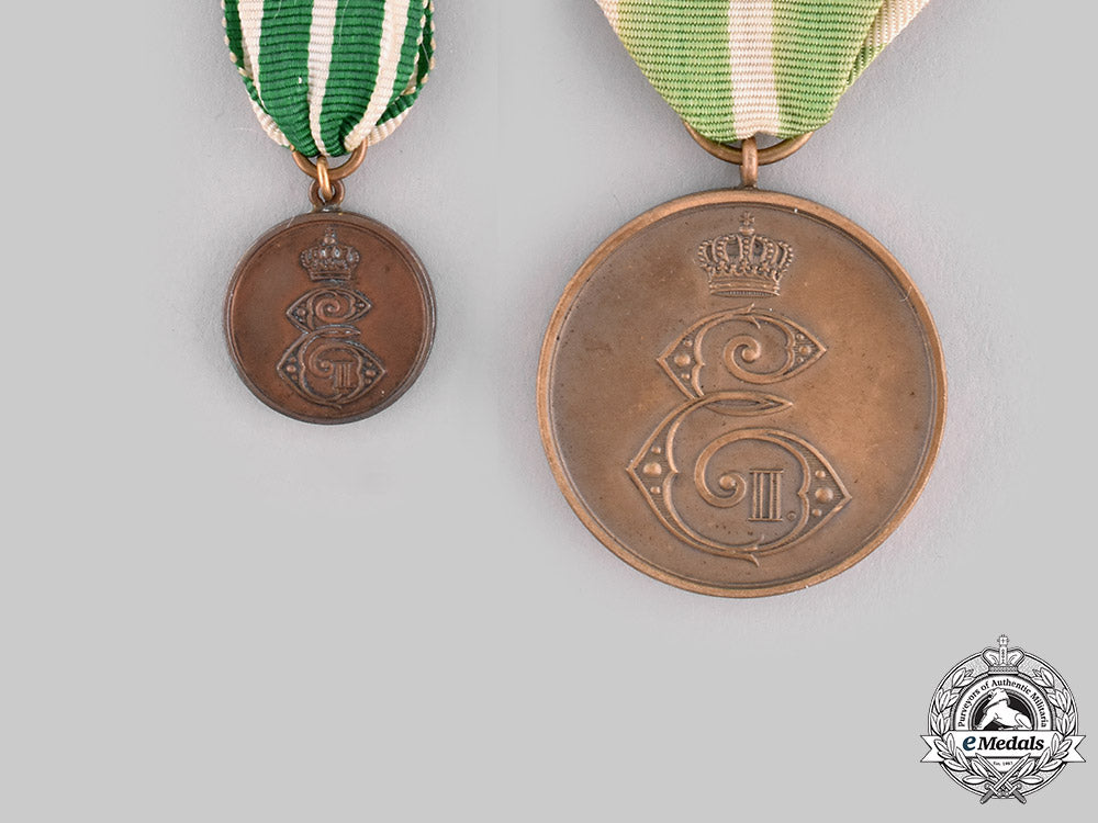 saxe-_altenburg,_duchy._a_bravery_medal_in_bronze_with_miniature_ci19_5032