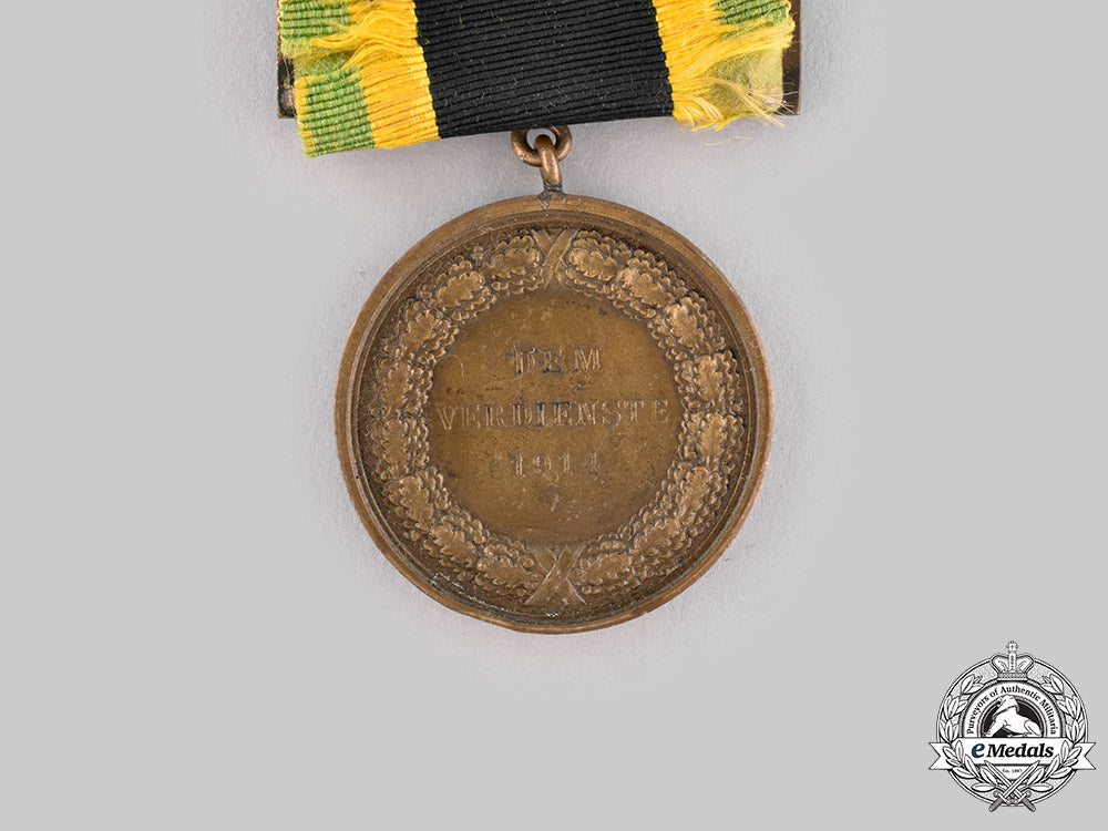 saxe-_weimar-_eisenach,_grand_duchy._a_general_honour_medal_in_bronze_with_sword_clasp,_c.1914_ci19_5116_1