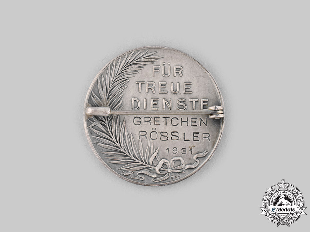 germany,_weimar_republic._a1931_grand_duchess_luise_faithful_service_badge_for_female_servants_to_gretchen_rössler_ci19_5170_1