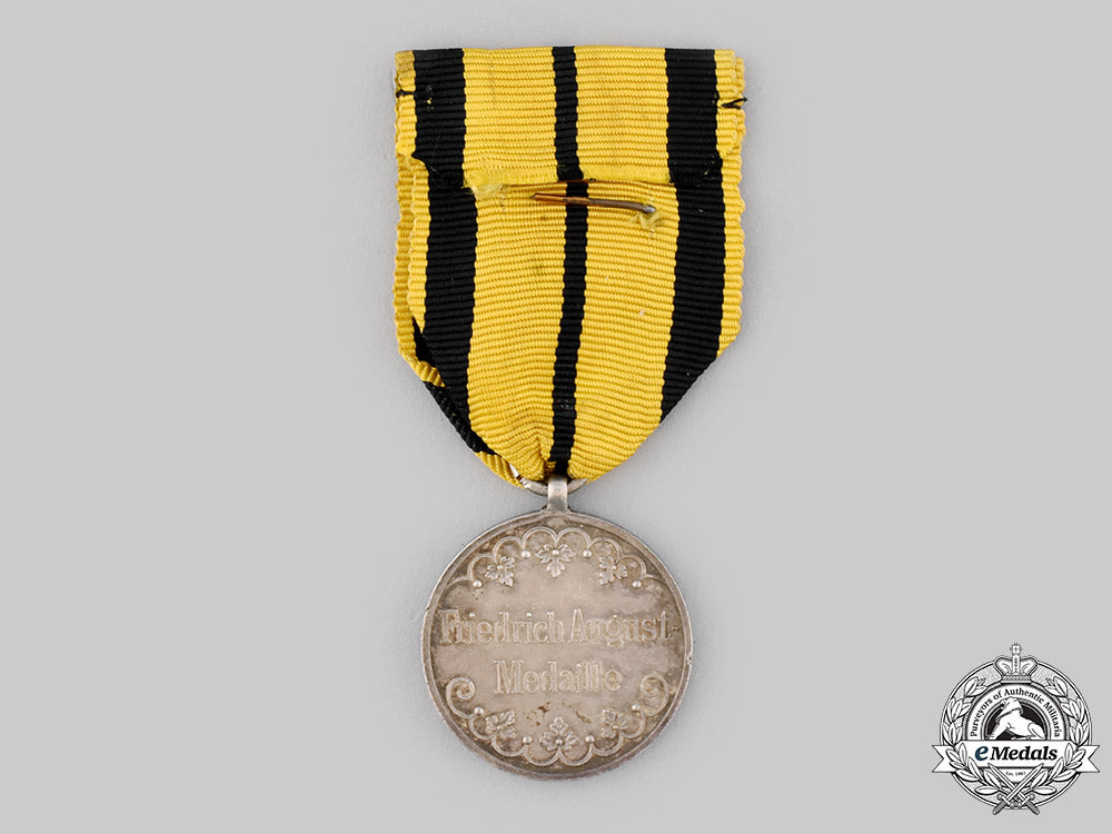 saxony,_kingdom._a_friedrich_august_medal_in_silver_with_world_war_clasp_ci19_5195