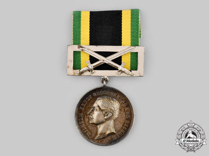 saxe-_weimar-_eisenach,_grand_duchy._a_general_honour_medal_in_silver_with_sword_clasp_ci19_5240