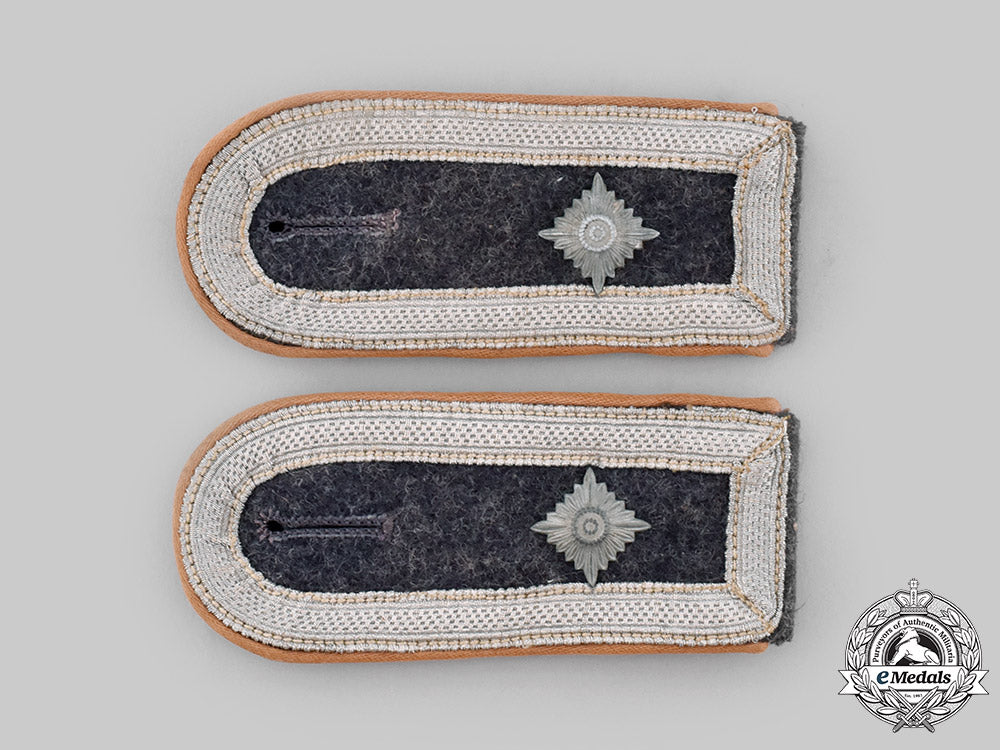 germany,_luftwaffe._a_set_of_communications_unterfeldwebel_shoulder_straps_ci19_5331