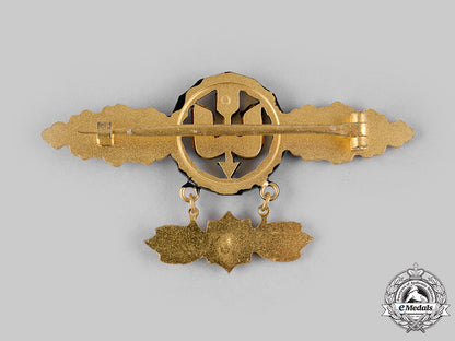 germany,_luftwaffe._a_night_fighter_squadron_clasp,_gold_grade_with_pendant,_post-1957_reissue_ci19_5365