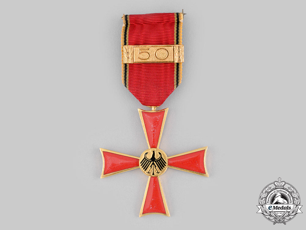 germany,_federal_republic._an_order_of_merit,_cross_of_merit_for_men_on_employment_jubilee_ribbon1957-1966_ci19_5447