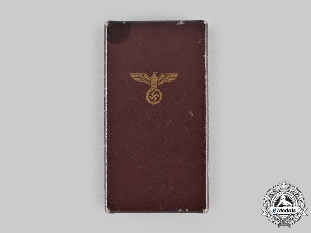 germany,_nsdap._a_long_service_decoration,_bronze_grade_for10_years,_with_case_by_josef_hillebrand_ci19_5592