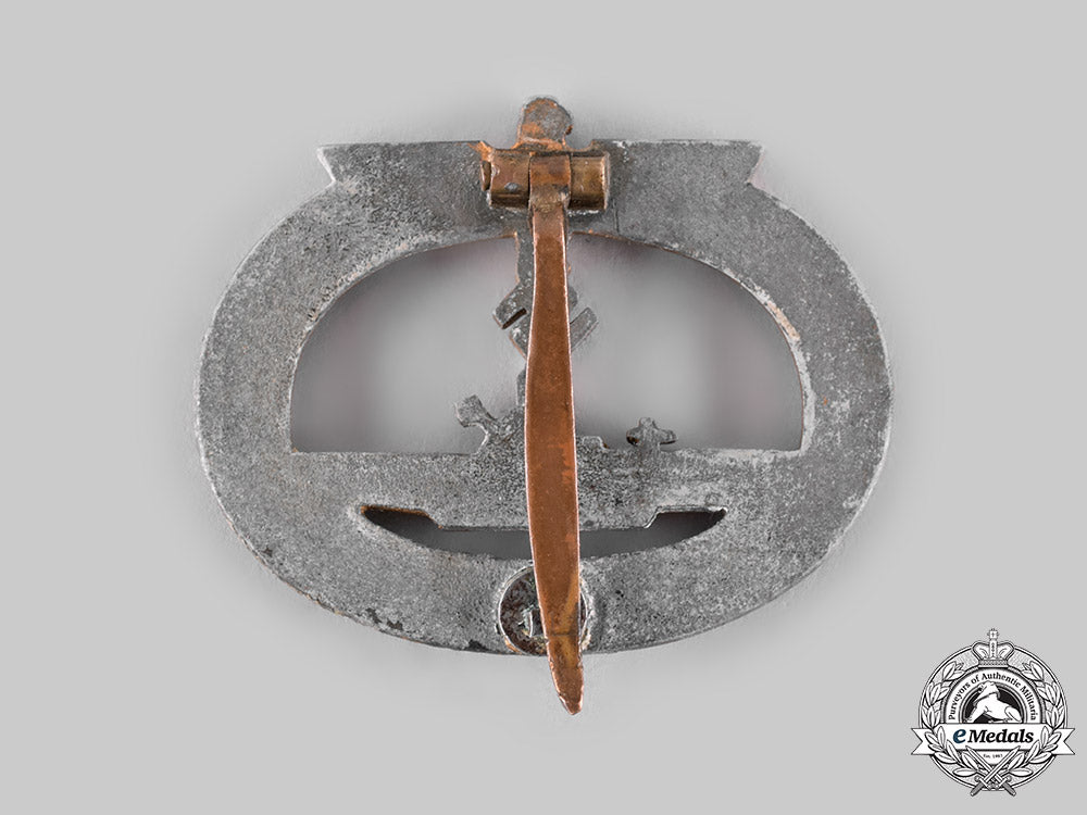 germany,_kriegsmarine._a_u-_boat_war_badge_ci19_5903_1_1_1