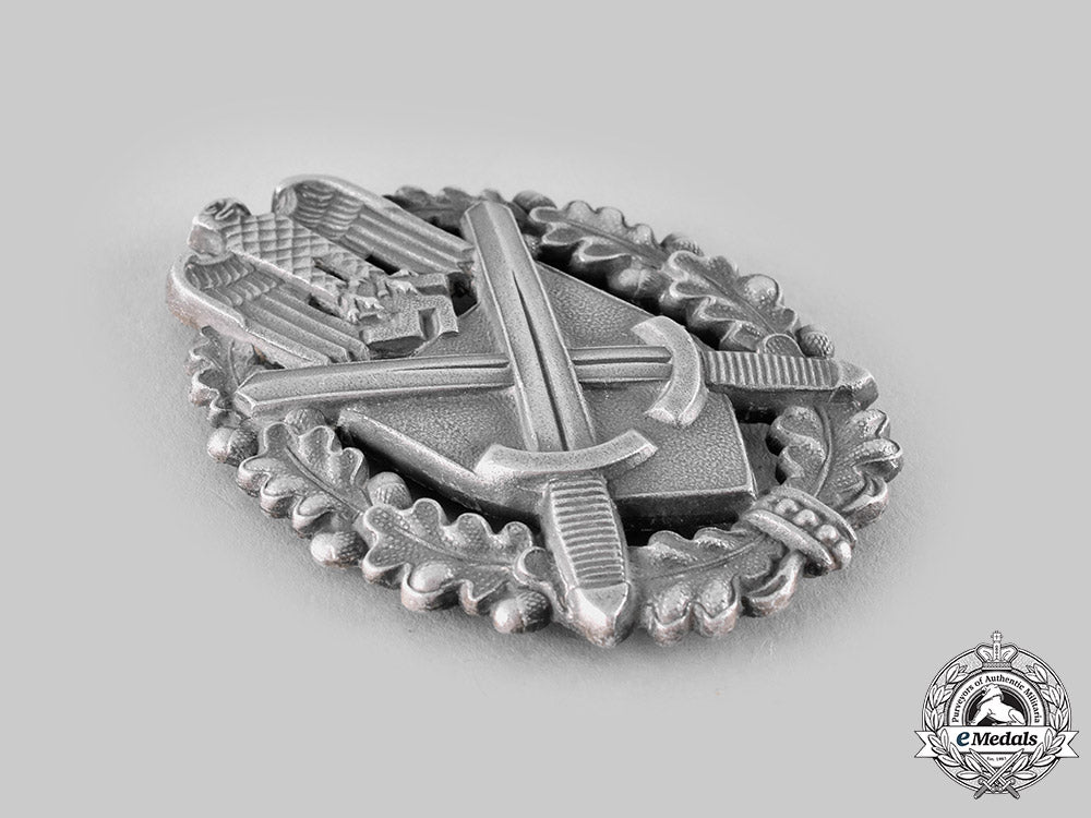 germany,_heer._a_marksmanship_lanyard_shield,_grades5-8_ci19_5925